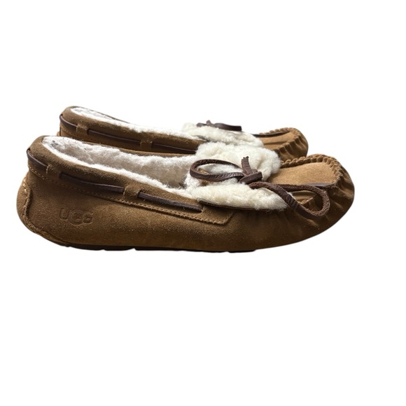 UGG Dakota Slip On Moccasin Slippers in Chestnut Size 7 - Picture 2 of 7